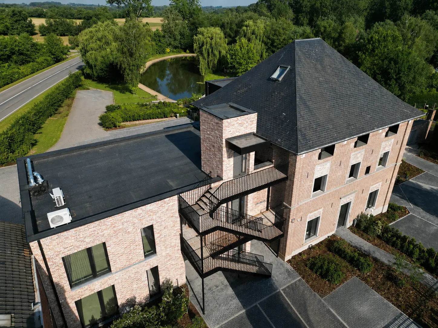 De Castel, karaktervol herenhuis herontwikkeld tot exclusieve woonbeleving — Pajottegem (Herne)