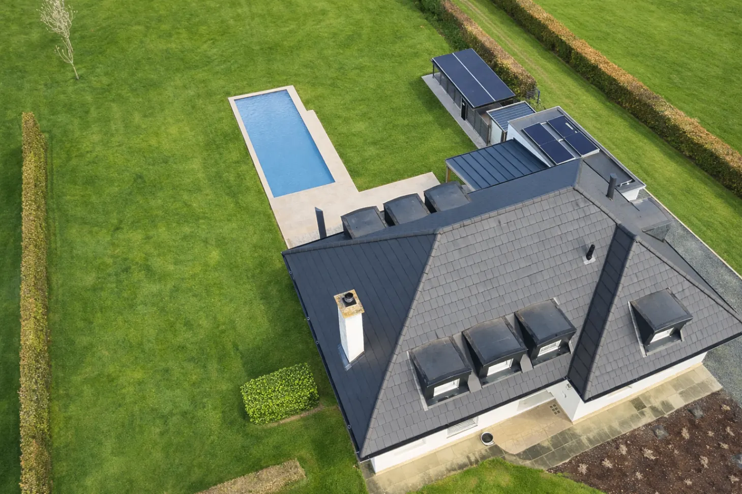 Totale dakrenovatie met sarking & eiken uitbouw, hoofdbeeld van het project in Pajottegem (Gooik)