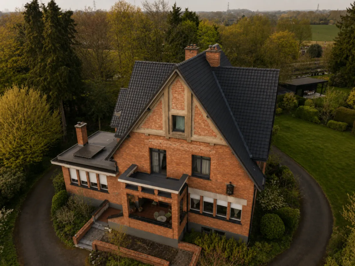 Volledige dakrenovatie van karaktervol herenhuis, Dakrenovaties in Halle, D-RENO