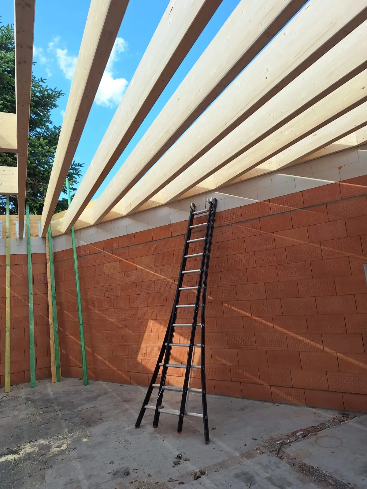 Complexe plat dak constructie & EPDM afwerking, hoofdbeeld van het project in Wetteren