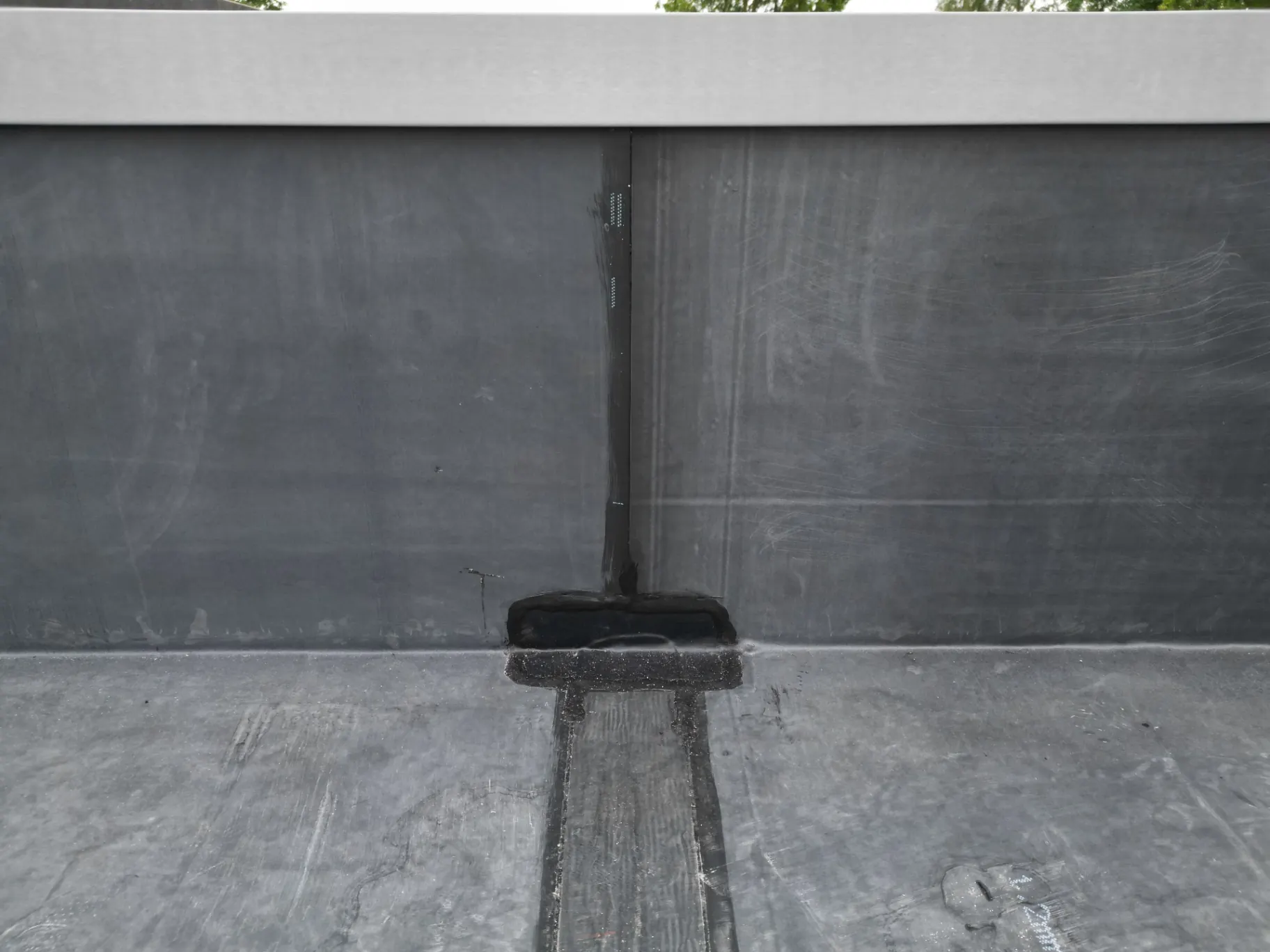 Detail van B2B plat dak renovatie voor Promation